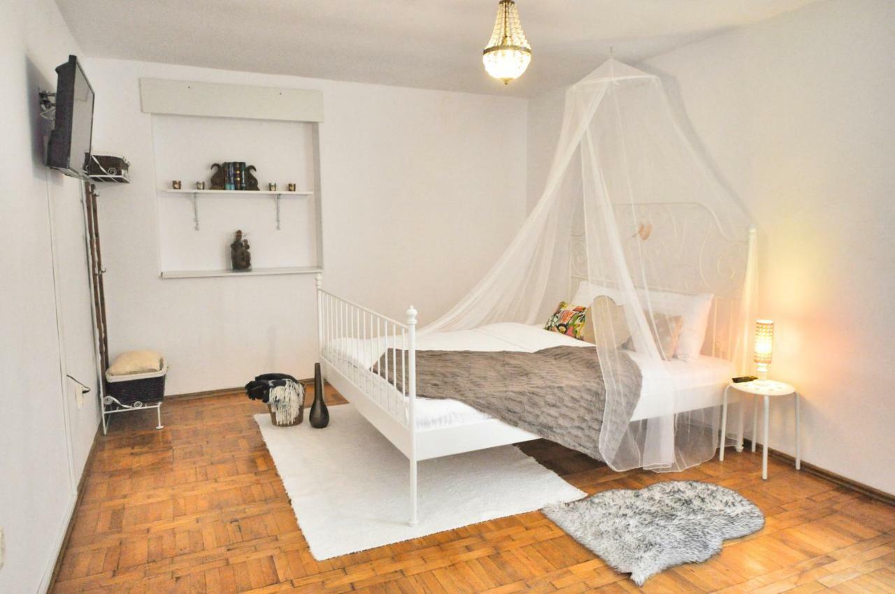 Pine House Apartment Brasov Luaran gambar