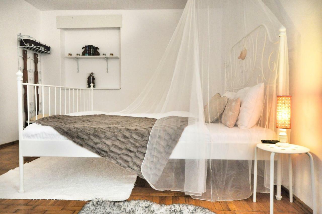 Pine House Apartment Brasov Luaran gambar