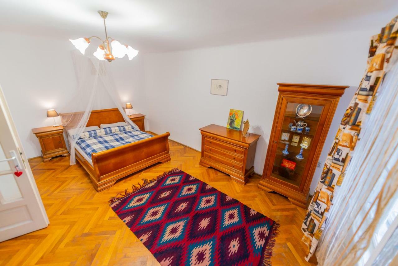 Pine House Apartment Brasov Luaran gambar
