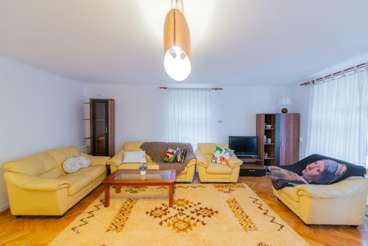 Pine House Apartment Brasov Luaran gambar