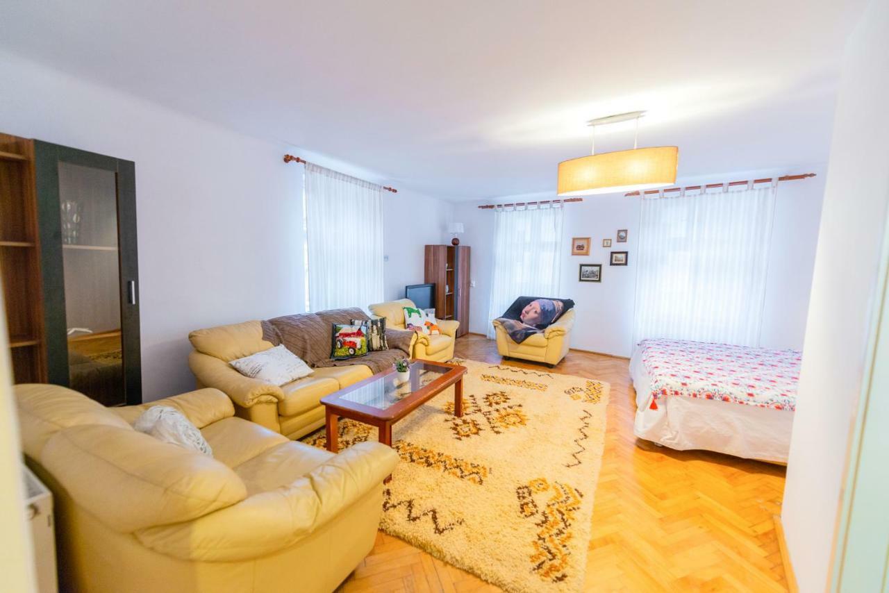 Pine House Apartment Brasov Luaran gambar