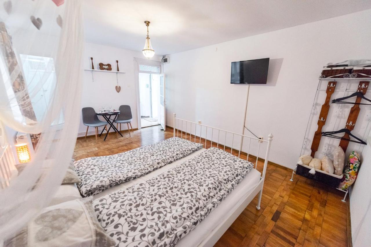 Pine House Apartment Brasov Luaran gambar