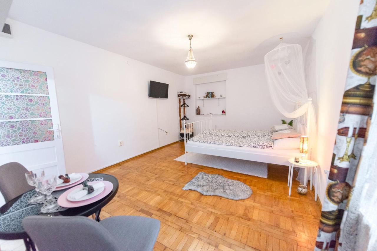 Pine House Apartment Brasov Luaran gambar