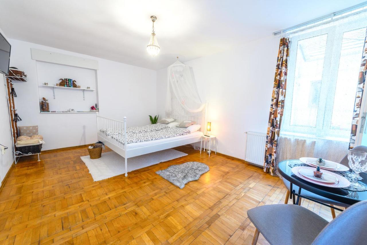 Pine House Apartment Brasov Luaran gambar